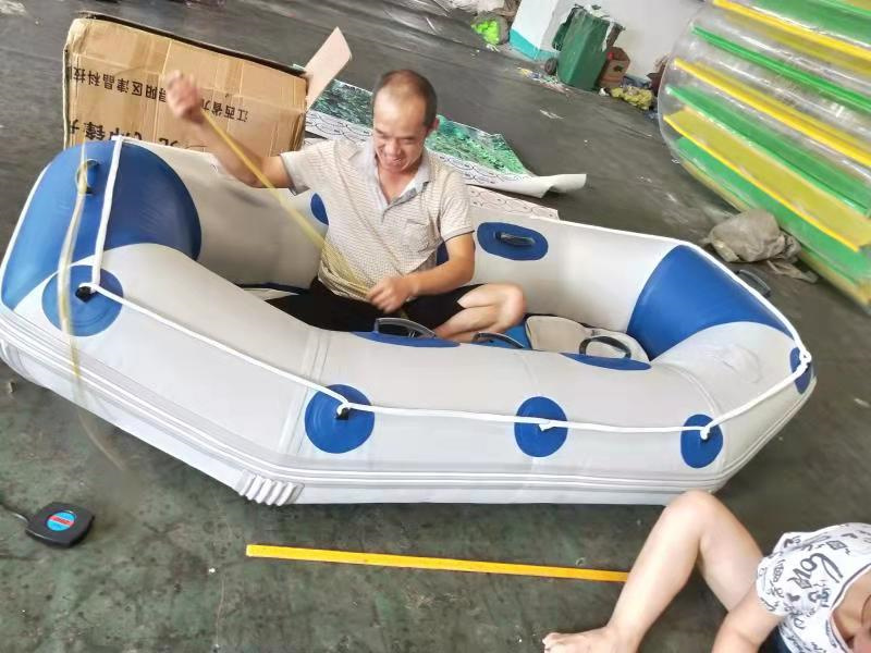 阿克苏特质漂流船